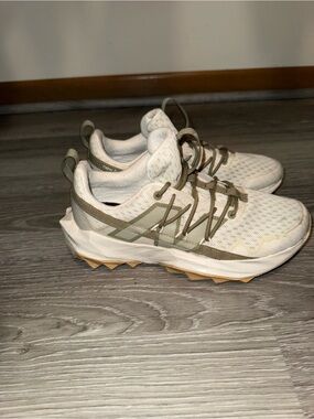 New Balance Women's Beige and Olive Trail Running Shoes